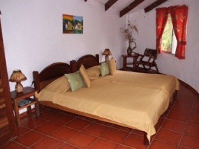 Toucan cottage
The Tucan cottage (Cabaña Tucan) contains a double bed and two single beds, aircondition, a private bathroom with a shower and hot water and ...